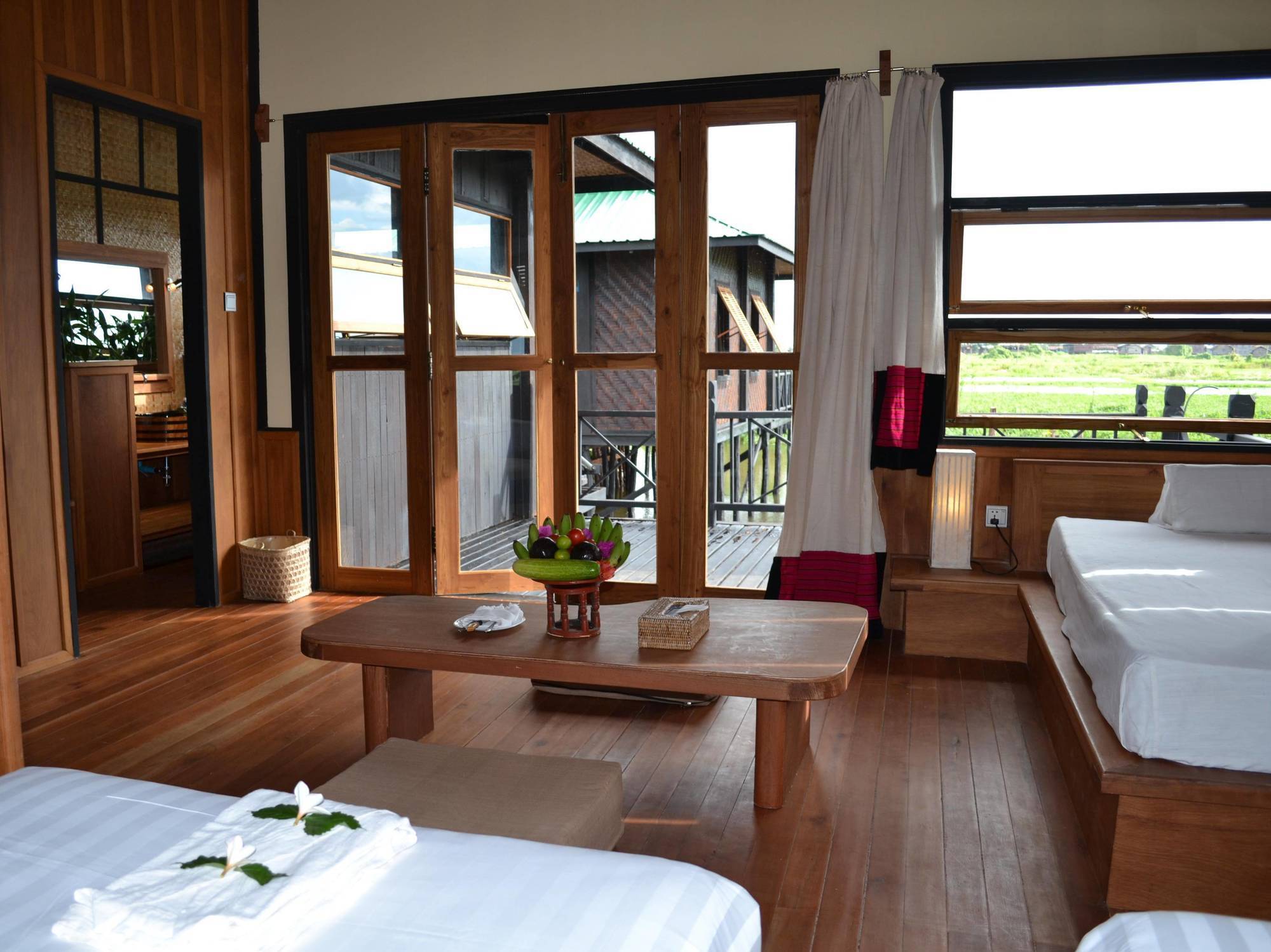 Inle Heritage Stilt Houses Ywama Eksteriør bilde